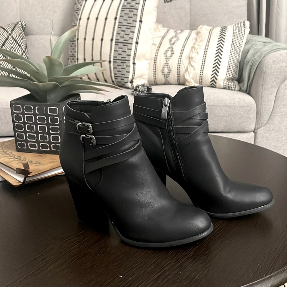 Xappeal black boots